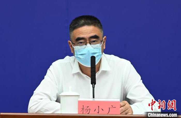 成都市政府副秘書長(zhǎng)、市衛(wèi)健委主任楊小廣?！“苍?攝
