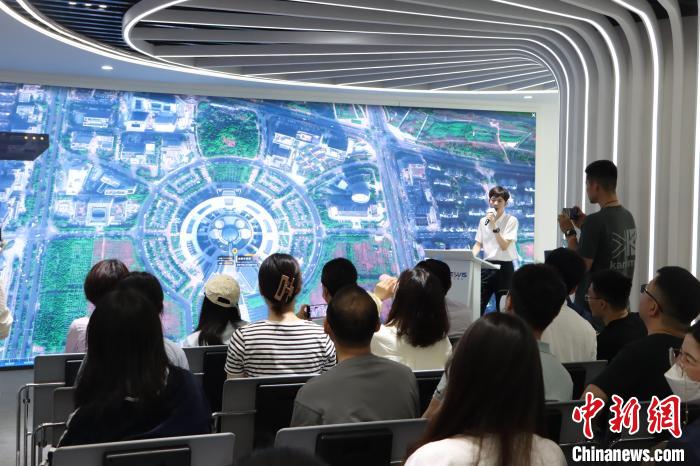 數(shù)字地球技術應用講解?！≈锌菩菆D供圖