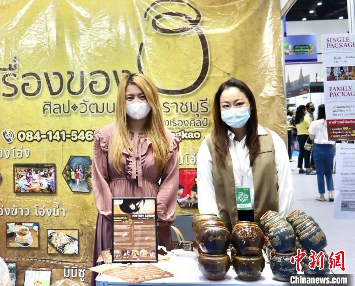 泰國舉辦規(guī)模最大旅游B2B銷售活動(dòng)對(duì)接全球旅游業(yè)，圖為交易會(huì)上的陶瓷工藝品展位。 王賢思 攝