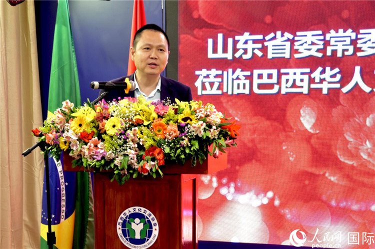 中國(guó)駐里約熱內(nèi)盧總領(lǐng)館副總領(lǐng)事王尉育致辭。人民網(wǎng)記者宋亦然攝