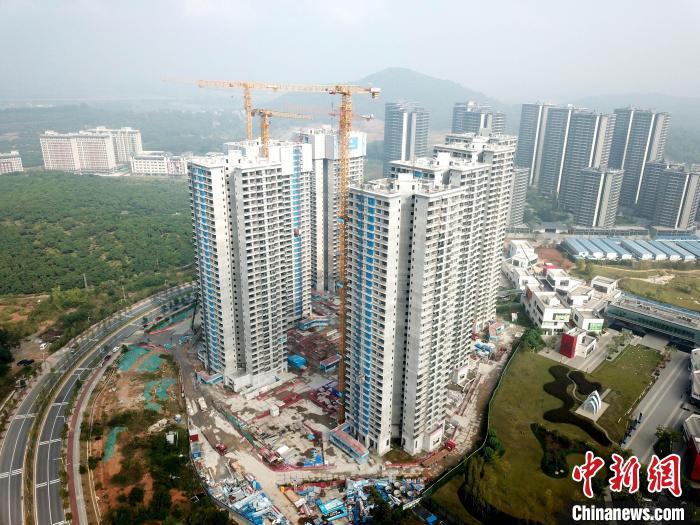 廣州一在建樓盤。 范少鵬 攝