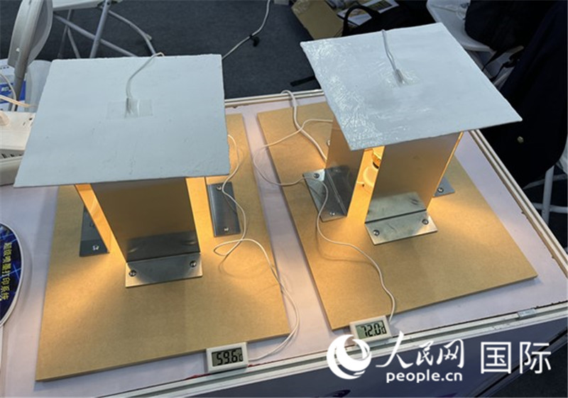 氣凝膠隔熱材料應(yīng)用效果展示。（人民網(wǎng)記者 陳思攝）