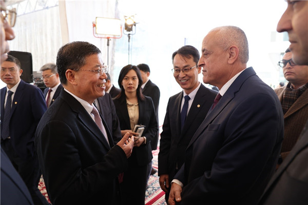 李永明同埃及住房部副部長(zhǎng)會(huì)談交流。主辦方供圖