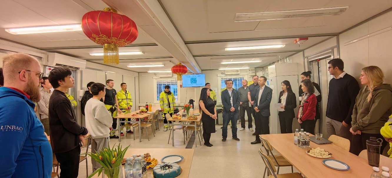 中國駐瑞典大使崔愛民走訪中鐵隧道局集團瑞典工程公司。中國駐瑞典大使館供圖