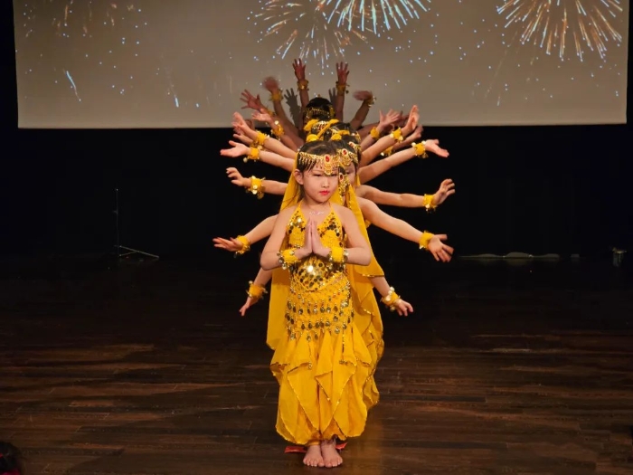 舞蹈《千手觀音》。中國駐瑞典大使館供圖。