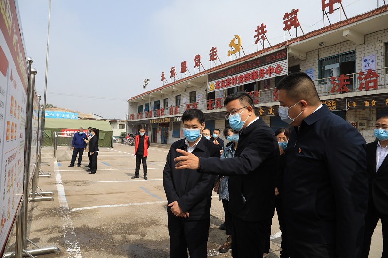 張農(nóng)壽在晉源街道北瓦窯村調(diào)研抓黨建促基層治理能力提升專項行動落實工作。