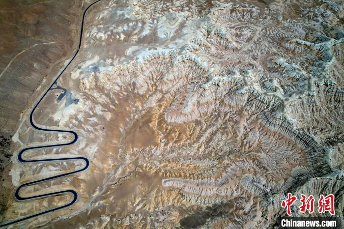 4月5日，西藏阿里札達(dá)土林。(無人機(jī)照片) 李林 攝