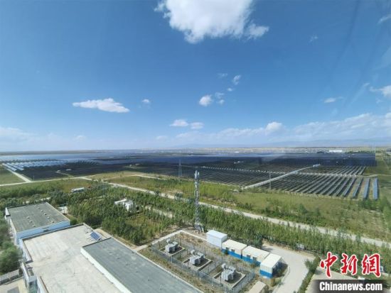 圖為塔拉灘光伏產(chǎn)業(yè)園區(qū)?！∑钤鲚怼z