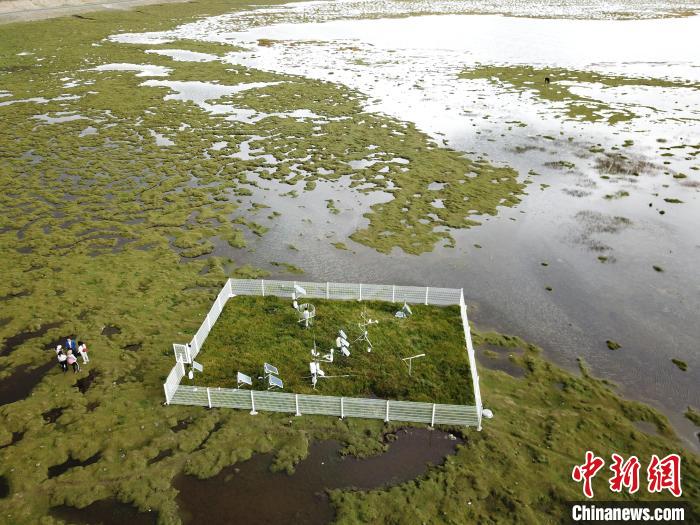 圖為玉樹隆寶高寒濕地生態(tài)氣象試驗站?！∏嗪Ｊ庀缶?供圖