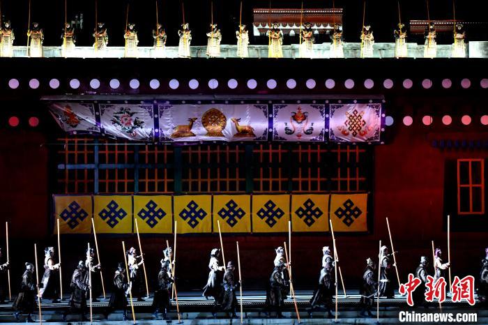 3月17日，西藏拉薩，《文成公主》大型史詩(shī)劇演出現(xiàn)場(chǎng)?！±盍?攝