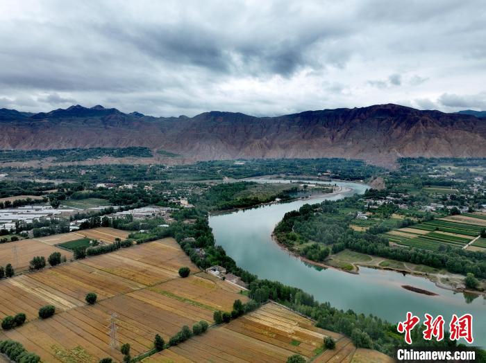 圖為黃河岸畔景色。(資料圖) 李玉峰 攝