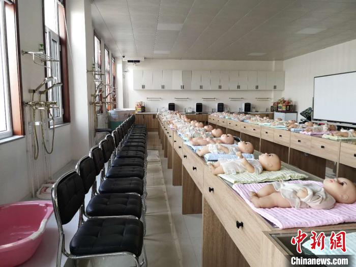 由人社部重點幫扶打造的“天鎮(zhèn)保姆”，已成為全國知名的勞務(wù)輸出品牌?！》尔惙?攝