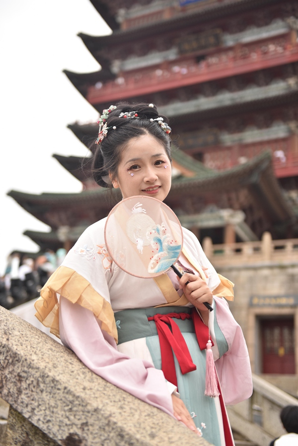 南昌滕王閣“古風(fēng)游”。受訪者供圖