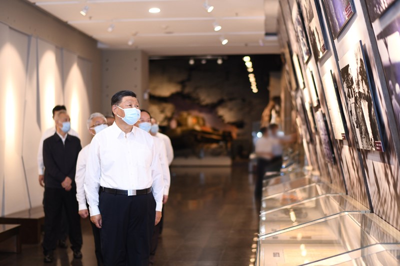 2022年8月16日至17日，中共中央總書記、國家主席、中央軍委主席習(xí)近平在遼寧考察。這是16日下午，習(xí)近平在錦州市考察遼沈戰(zhàn)役紀(jì)念館。 新華社記者 燕雁 攝