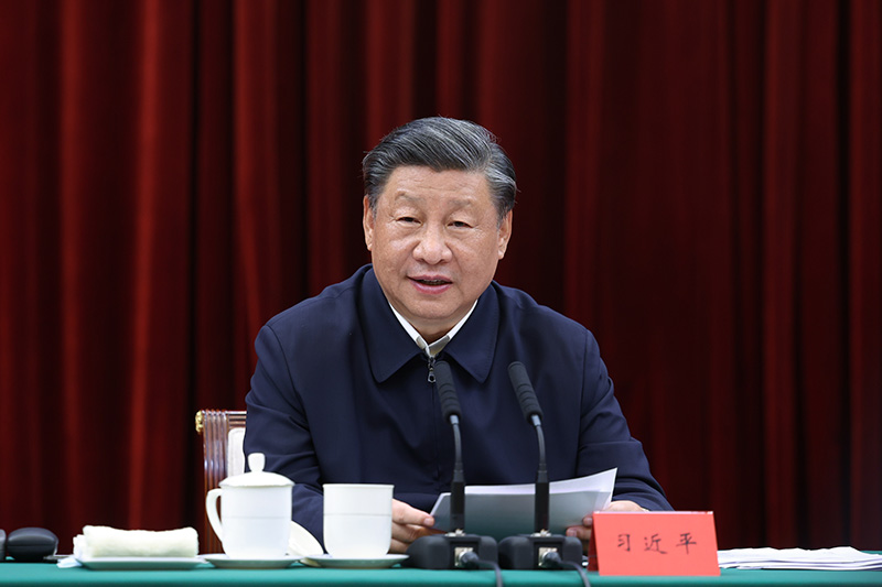 2023年10月12日下午，中共中央總書記、國(guó)家主席、中央軍委主席習(xí)近平在江西省南昌市主持召開進(jìn)一步推動(dòng)長(zhǎng)江經(jīng)濟(jì)帶高質(zhì)量發(fā)展座談會(huì)并發(fā)表重要講話。新華社記者 鞠鵬 攝