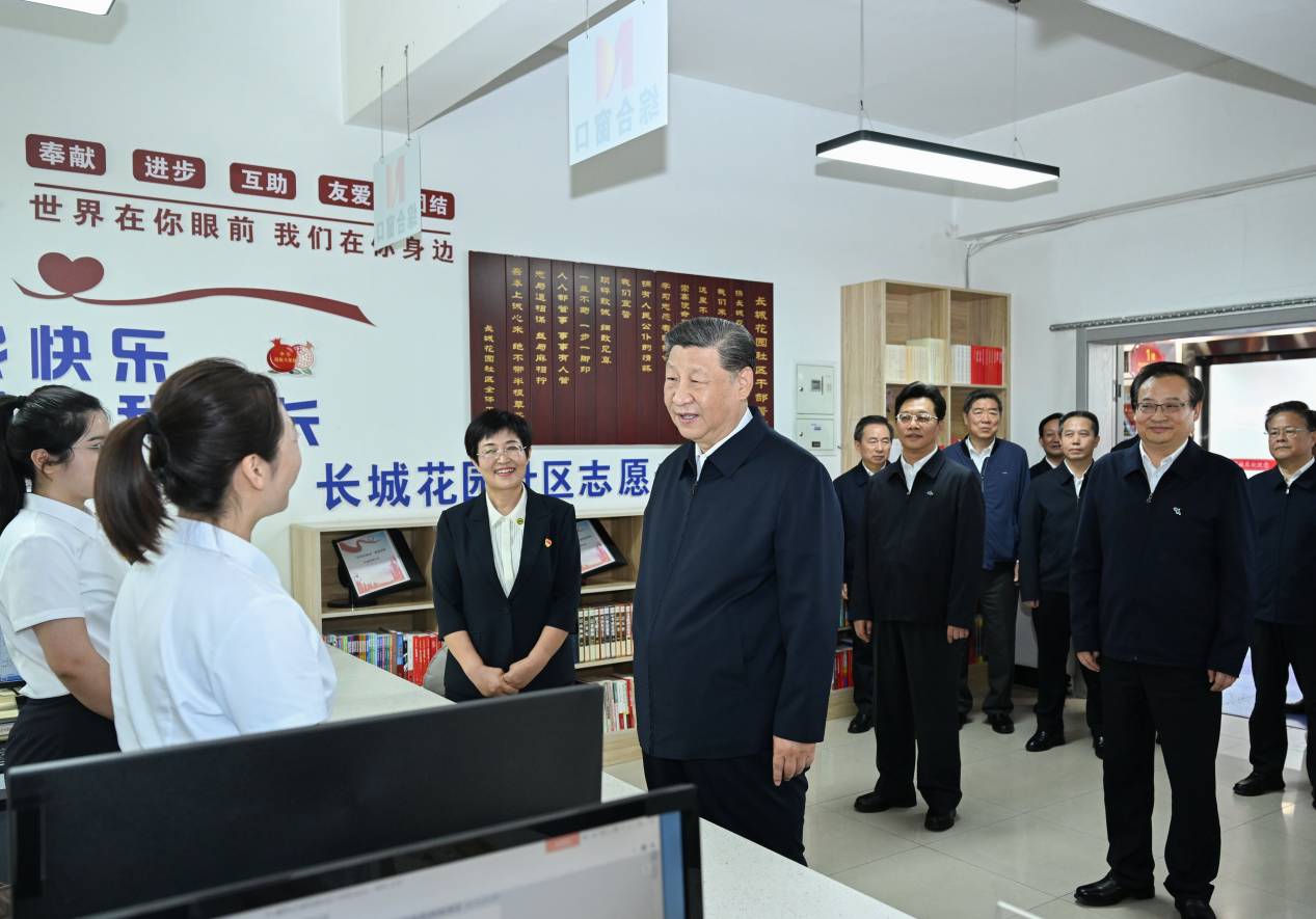 2024年6月19日，習(xí)近平總書記來到寧夏銀川市金鳳區(qū)長城花園社區(qū)考察。