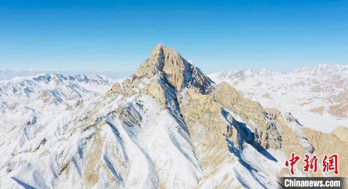 圖為山川被白雪覆蓋?！《继m縣融媒體中心供圖
