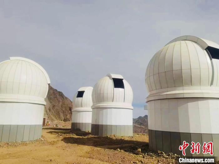 圖為南京大學時域天文臺望遠鏡圓頂安裝完畢?！±浜苿?chuàng)園區(qū)管委會 供圖