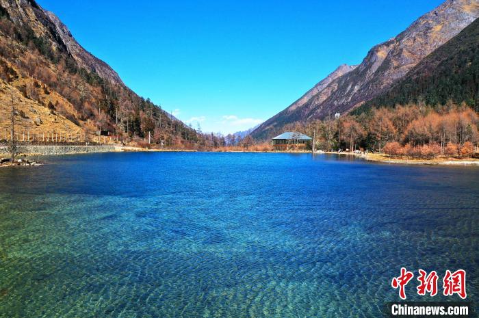 畢棚溝景區(qū)風光。　安源 攝