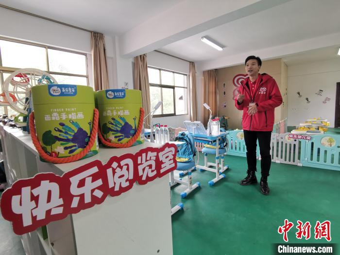 拉薩市堆龍德慶區(qū)幫普村的“心路文化空間”設(shè)有舒適的閱覽室?！≮w延 攝