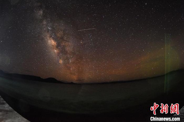錯鄂湖星空璀璨，一顆流星劃過?！?lt;a target='_blank' ></p><p  align=