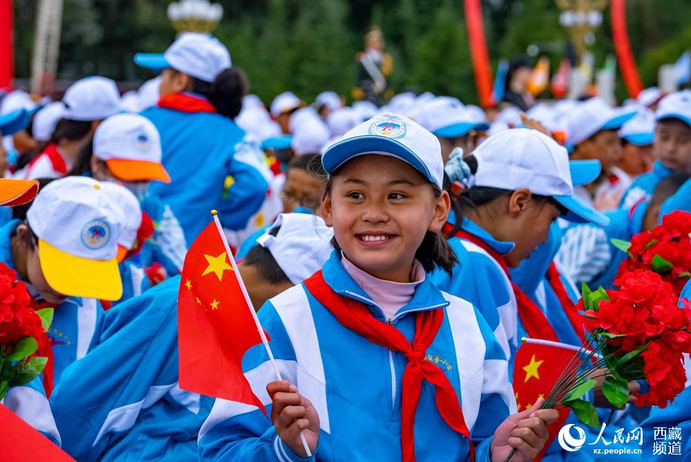 8月19日10時，慶祝西藏和平解放70周年大會在拉薩市布達拉宮廣場隆重舉行。徐馭堯 攝