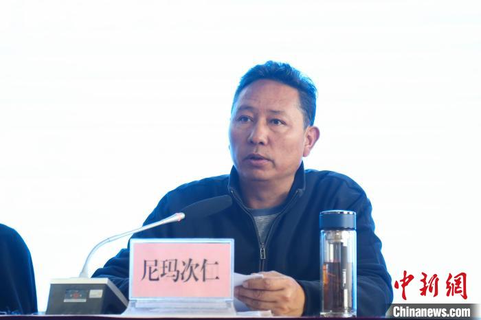 西藏自治區(qū)體育局黨組副書記、局長尼瑪次仁講話?！∝暣_ 攝
