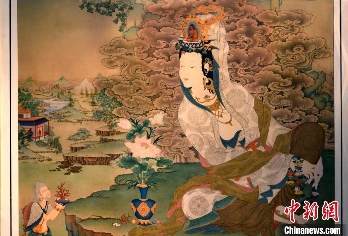 圖為5月16日，展覽中新創(chuàng)唐卡作品《靜息觀音》(局部)。　李林 攝