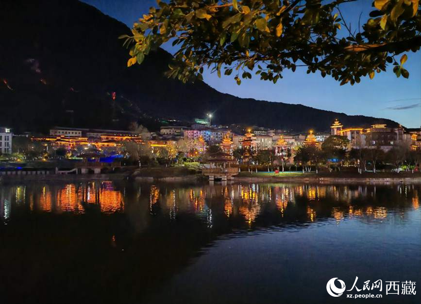 墨脫縣夜景。人民網(wǎng) 李海霞攝