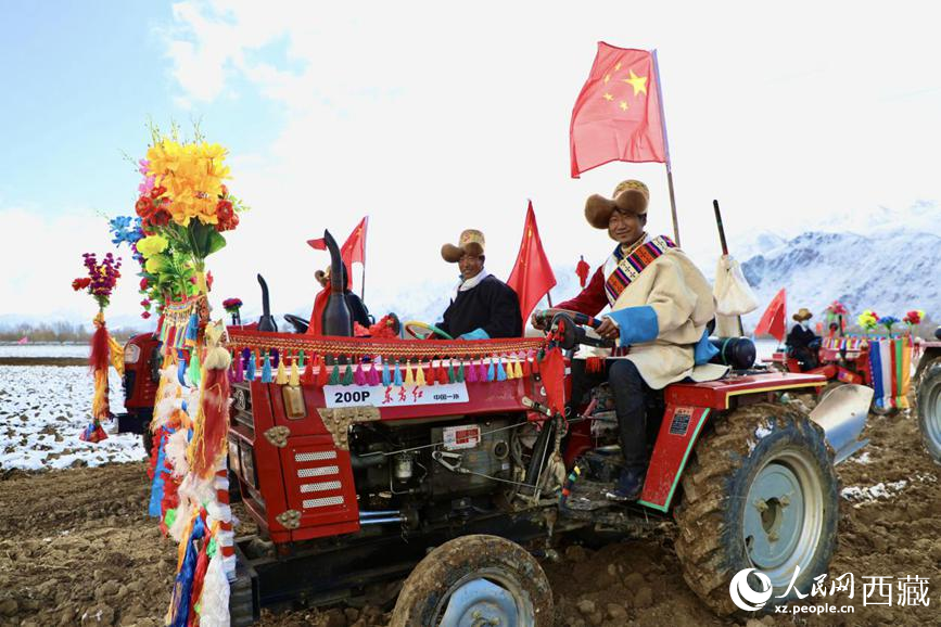 拉薩市墨竹工卡縣唐加鄉(xiāng)莫沖村的春耕儀式現(xiàn)場。人民網(wǎng) 次仁羅布攝
