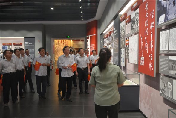 濮陽市自來水公司到單拐革命舊址開展“不忘初心 牢記使命”主題教育實(shí)踐活動2